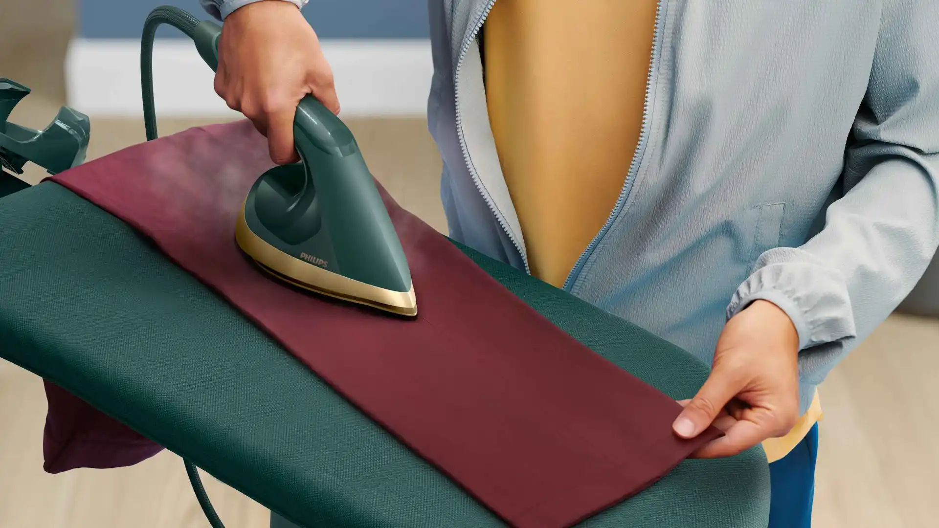 Kills up to 99.9% of bacteria and dust mites² to refresh garments Kills up to 99.9% of bacteria and dust mites² to refresh garments