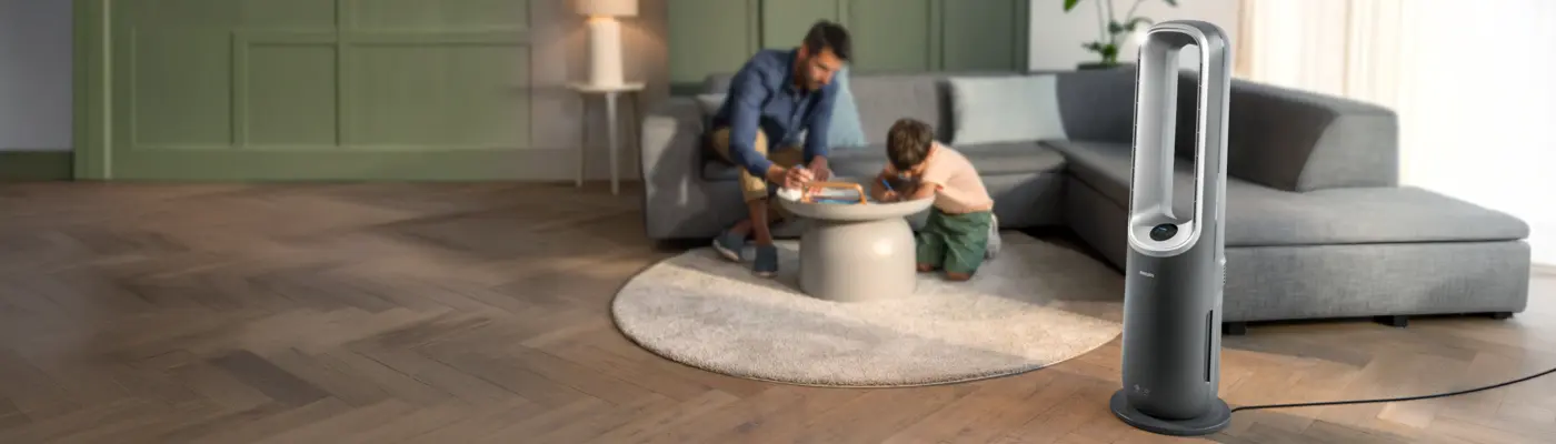 Purificateur d’air Philips Air Performer 3-en-1 dans un salon moderne. Profitez d’une qualité d’air supérieure et d’un design élégant pour le confort ultime de votre famille, dès maintenant. Purificateur d’air Philips Air Performer 3-en-1 dans un salon moderne. Profitez d’une qualité d’air supérieure et d’un design élégant pour le confort ultime de votre famille, dès maintenant.