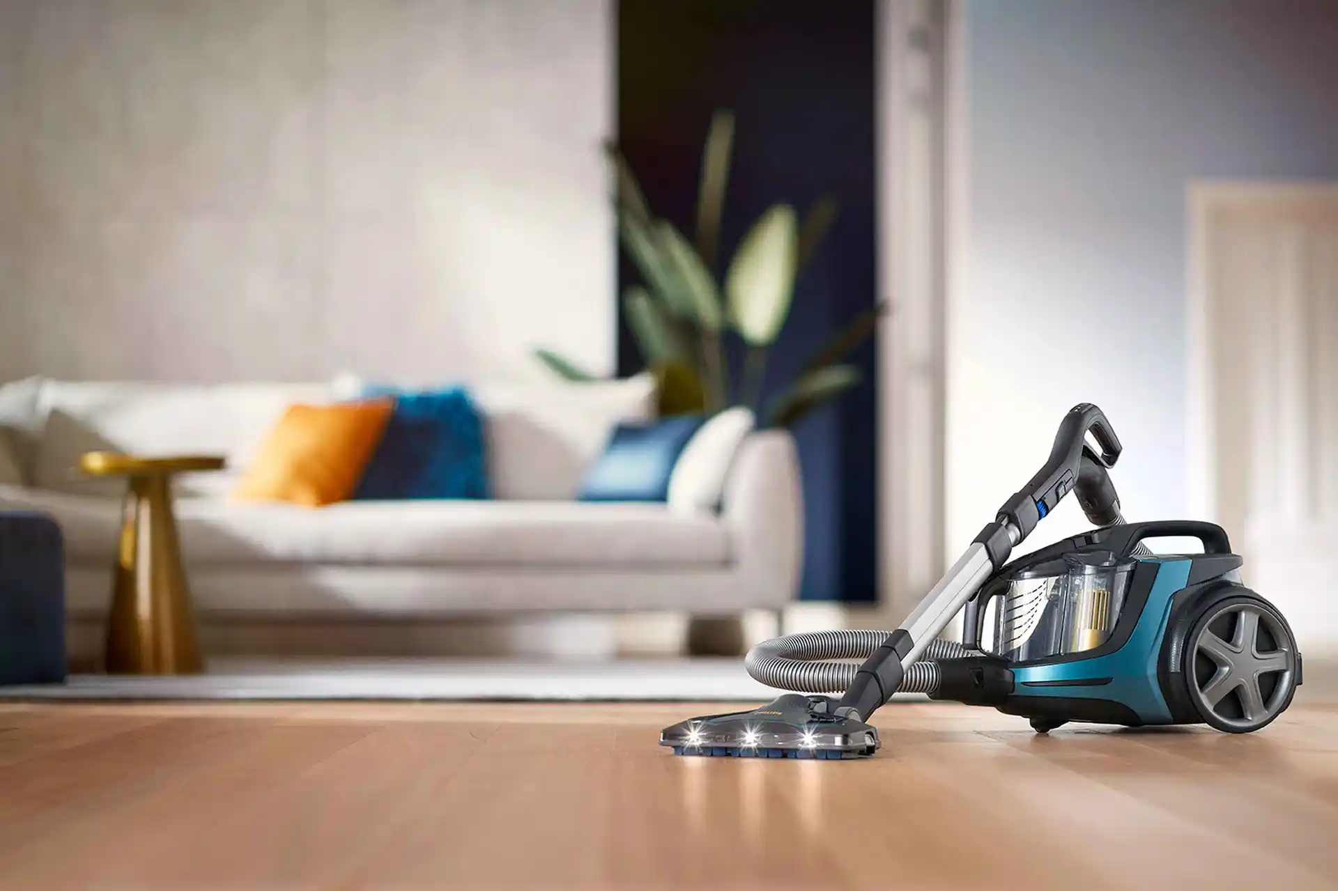 Meet our Bagless Vacuum Cleaners Meet our Bagless Vacuum Cleaners