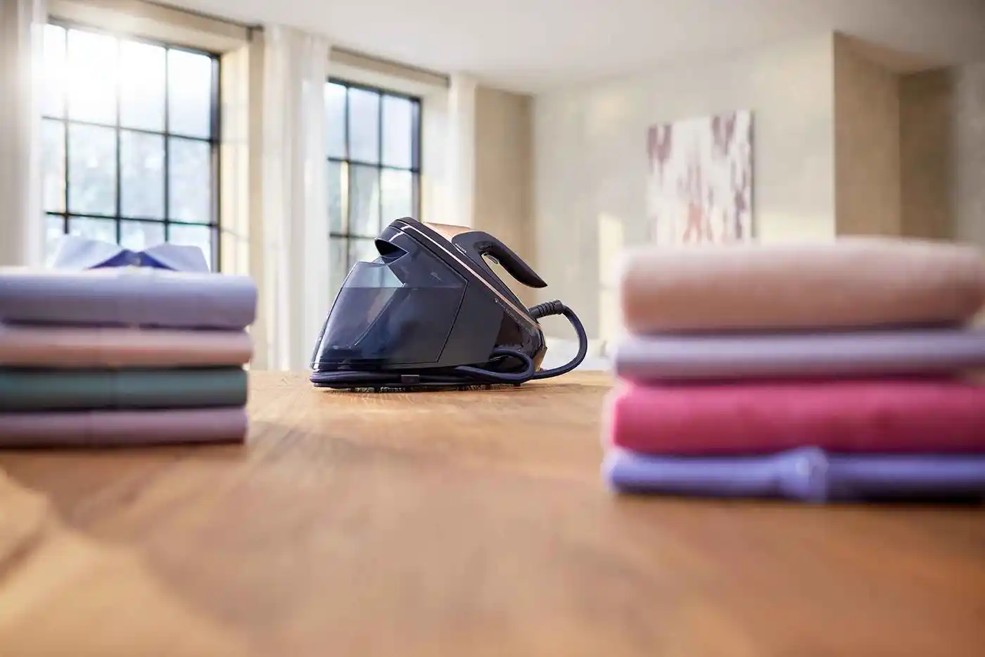 La manera más rápida de vaporizar y eliminar arrugas con los centros de planchado Philips La manera más rápida de vaporizar y eliminar arrugas con los centros de planchado Philips