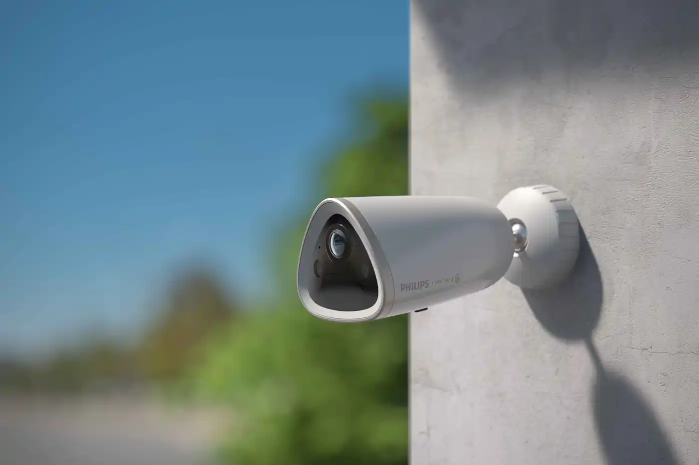 Kamera Philips Home Safety pro venkovní použití; odolná vůči povětrnostním vlivům, šedá barva. Širokoúhlý objektiv pořizuje ostré záznamy pro zabezpečení domova. Kamera Philips Home Safety pro venkovní použití; odolná vůči povětrnostním vlivům, šedá barva. Širokoúhlý objektiv pořizuje ostré záznamy pro zabezpečení domova.