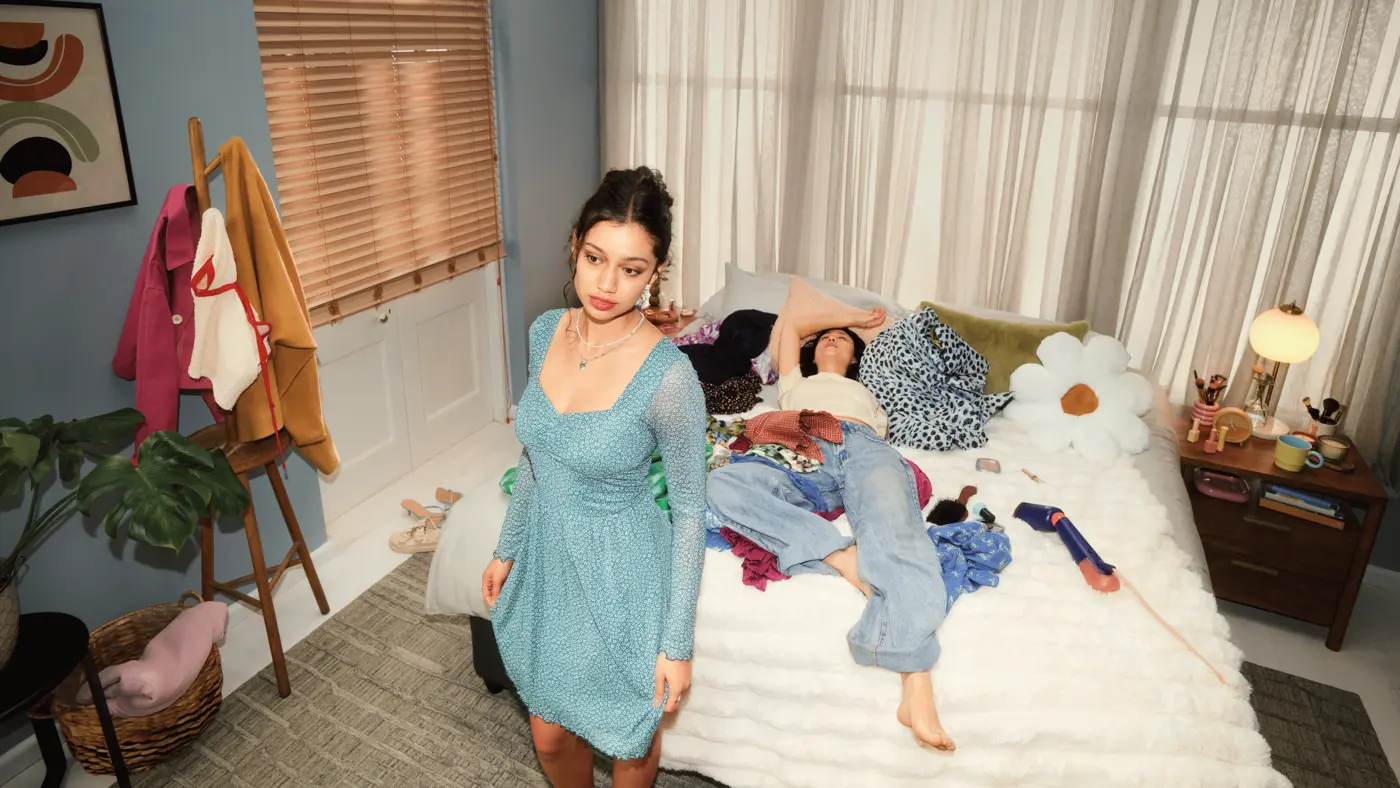 Zuhause bedeutet, zehn Outfits zu steamen – für das eine perfekte erste Date Zuhause bedeutet, zehn Outfits zu steamen – für das eine perfekte erste Date