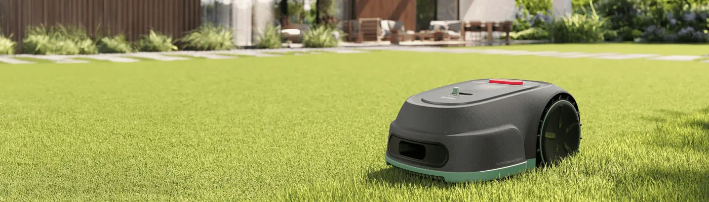 Philips automatische grasmaaier maait gras in een moderne tuin met een smart home-patio op de achtergrond – intelligente robotmaaier voor moeiteloos gazononderhoud. Philips automatische grasmaaier maait gras in een moderne tuin met een smart home-patio op de achtergrond – intelligente robotmaaier voor moeiteloos gazononderhoud.