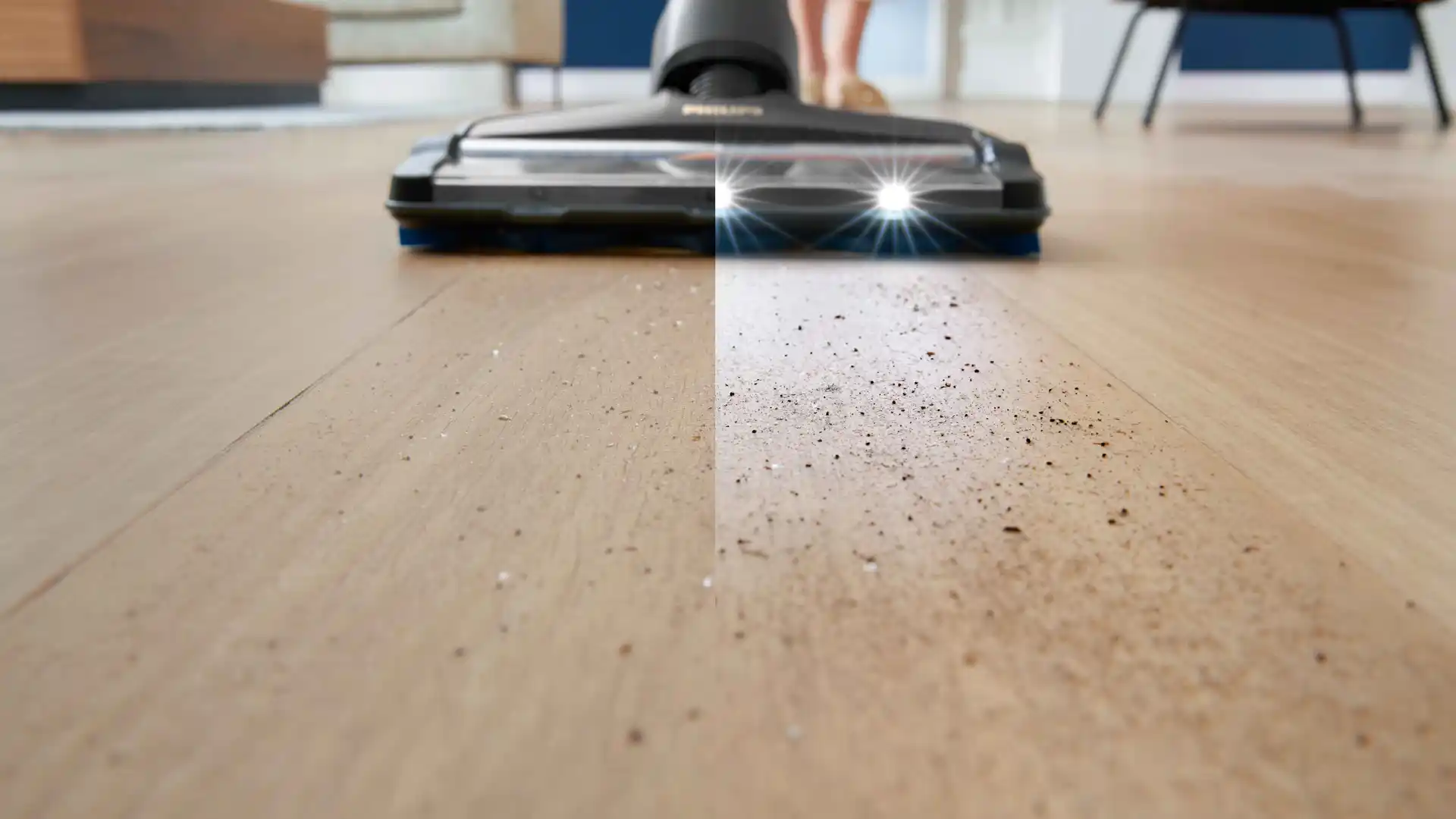 La spazzola TriActive Smart LED riconosce il tipo di pavimento e si adatta La spazzola TriActive Smart LED riconosce il tipo di pavimento e si adatta