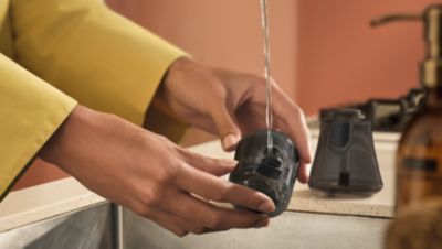 Zwei austauschbare Wasserbehälter