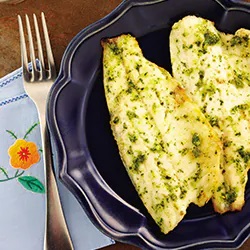 Filet de poisson grillé et sauce pesto Filet de poisson grillé et sauce pesto